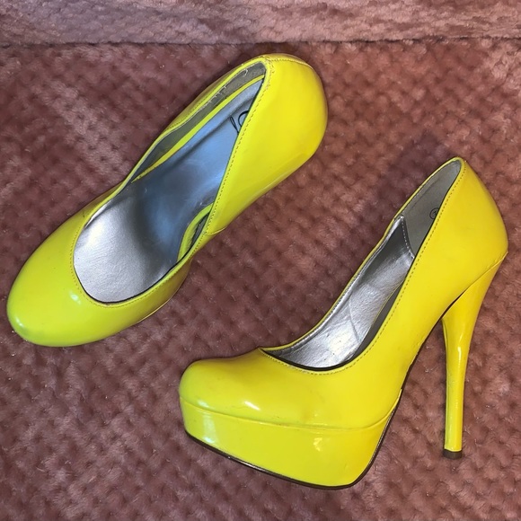 D’s, Size 6, Paten Leather, Neon Yellow - Picture 3 of 4